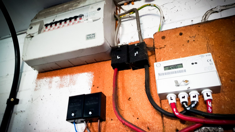 Should you turn the power off when rewiring?